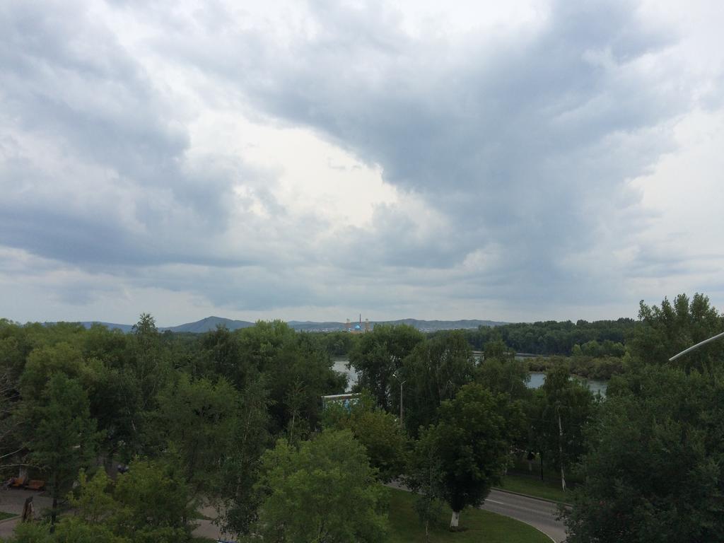 Apartlux On Slavskogo 26 View River Ustʼ-Kamenogorsk Exterior foto